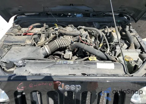 2011 Jeep Wrangler Unlimited Rubicon z USA, uszkodzony, nr VIN 1J4HA6H18BL604388